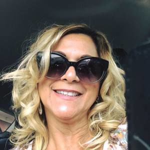 Meet your Posher, Claudia